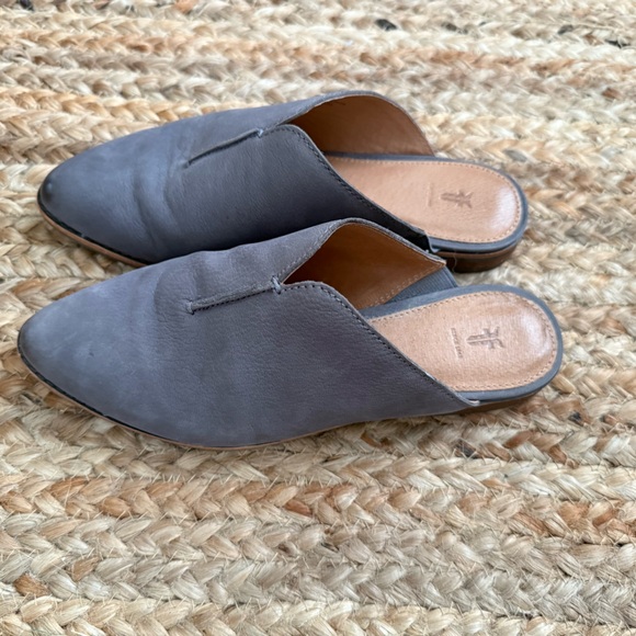 Frye Women’s Nolan Seam Mule Size 6.5 Grey Leather Slip On Flats - Picture 1 of 7